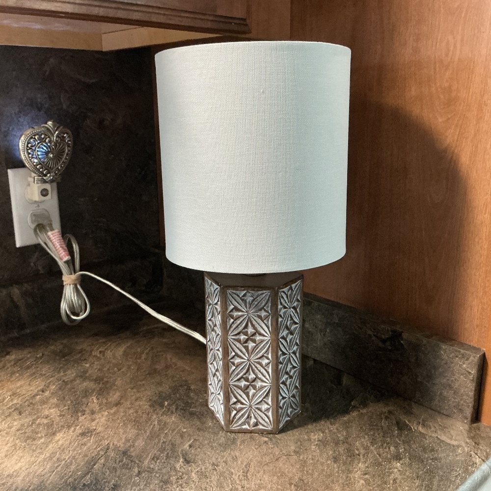 Small Accent Table Lamp w/Shade